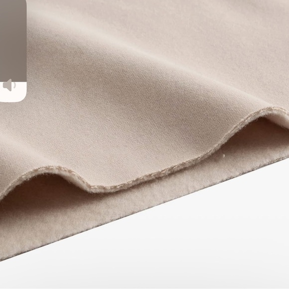 Stylish Tan Cropped Sweatshirt - Picture 4 of 4